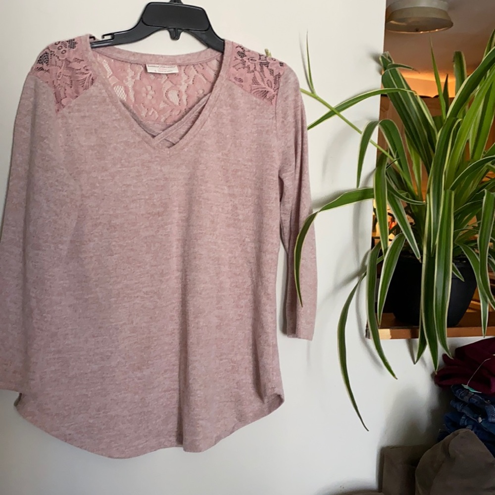 🛍 5/$25 Rose pink sweater top